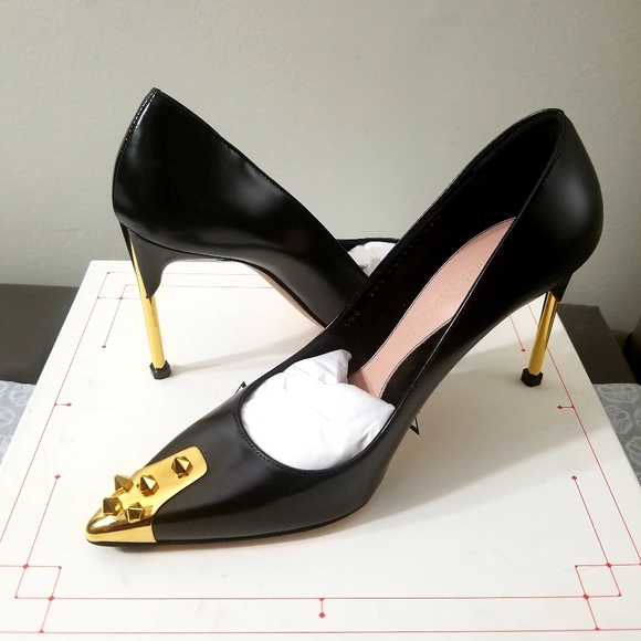 **Sold**NWT Alexander McQueen pumps heels size 38.5 - Picture 2 of 7